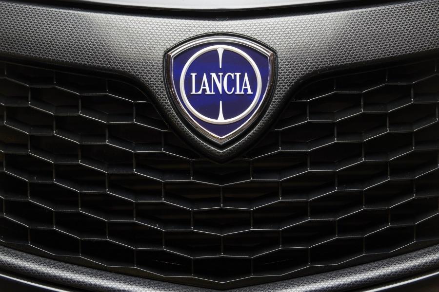 Логотип Lancia Ypsilon Black and Noir (846) 2019 года  (фото 12 из 39)